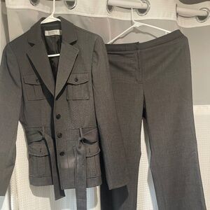 Tahari Arthur S. Levine Two-Piece Suit – Size 4